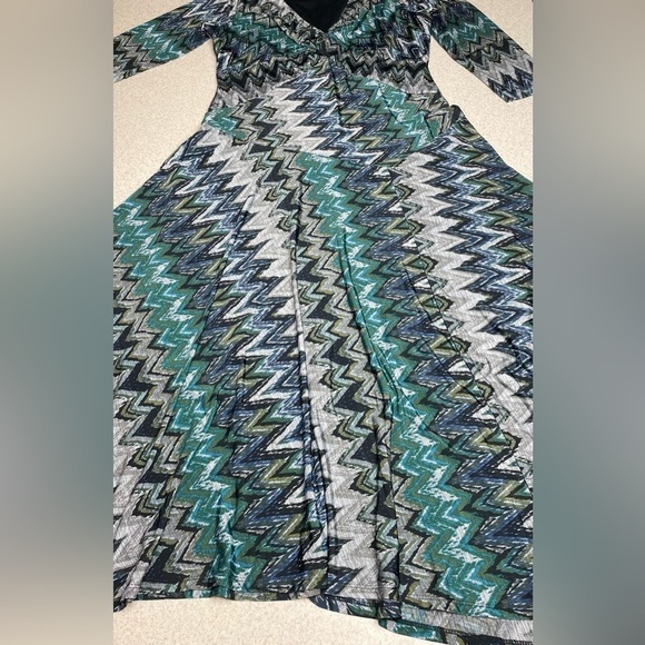 Monroe & Main Dress Zig Zag Long Sleeve Maxi Length Size 8 - Picture 5 of 13